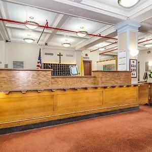Leo House מלון